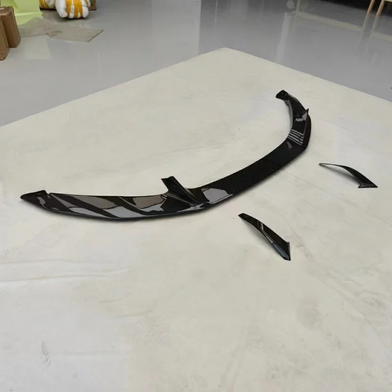Customized New Upper Front Diffuser Body Kit for  DB11 Upgrade with Pk Style Dry Carbon Fiber Upper Front Lip